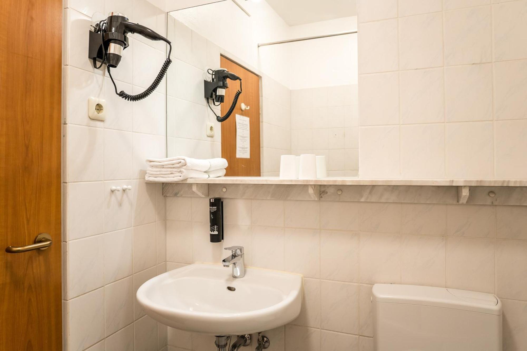 Antares Apartments Düsseldorf Extérieur photo